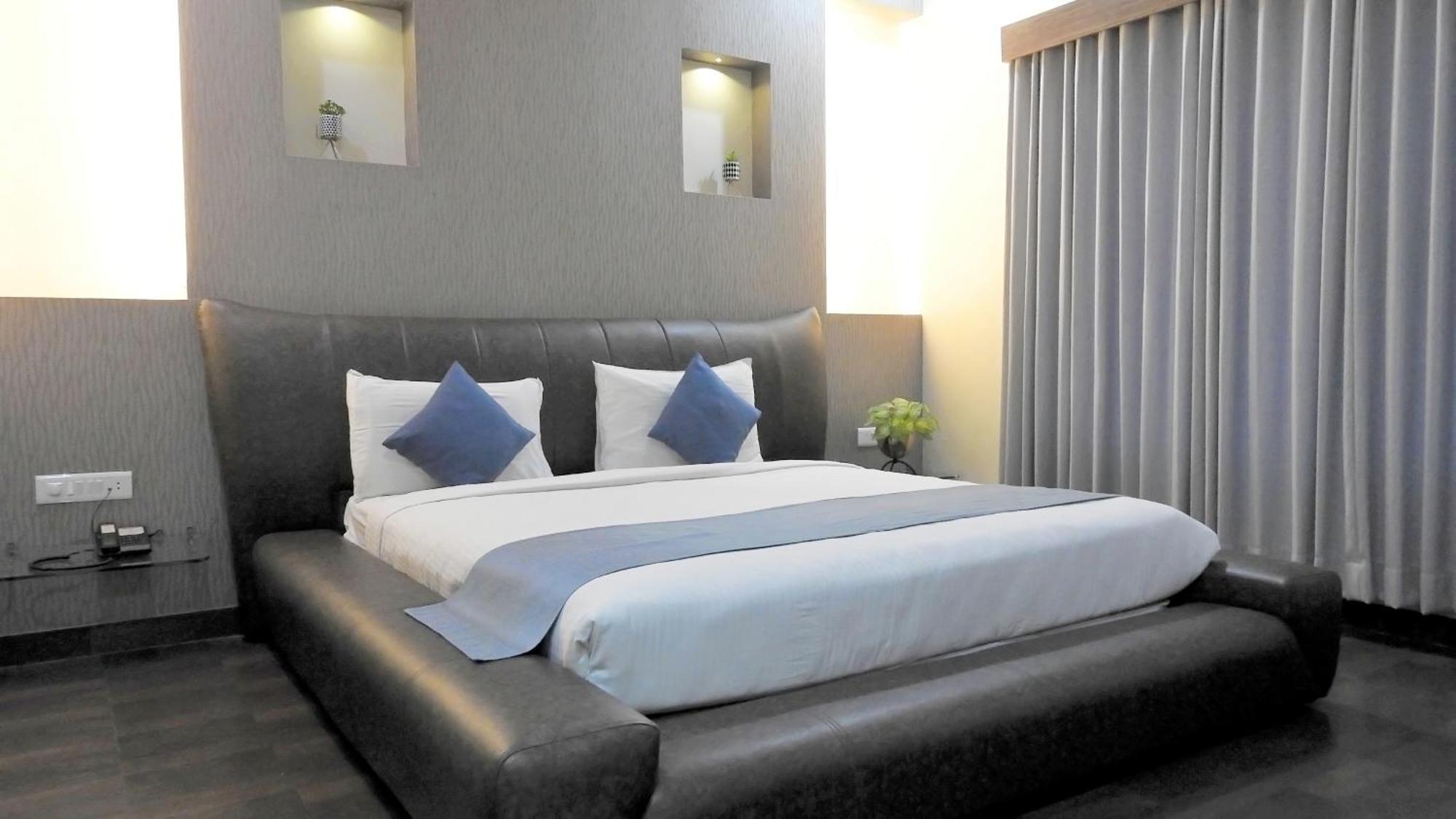 Hotel Sai Miracle Shirdi Luaran gambar