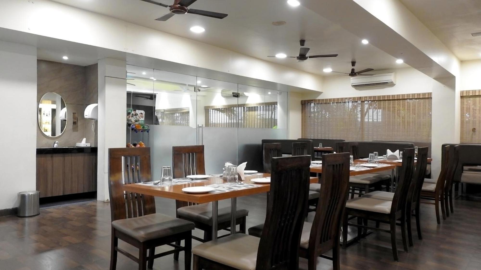 Hotel Sai Miracle Shirdi Luaran gambar