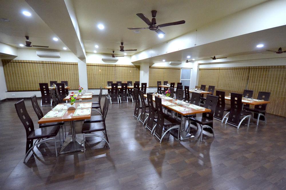 Hotel Sai Miracle Shirdi Luaran gambar