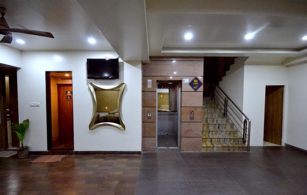 Hotel Sai Miracle Shirdi Luaran gambar