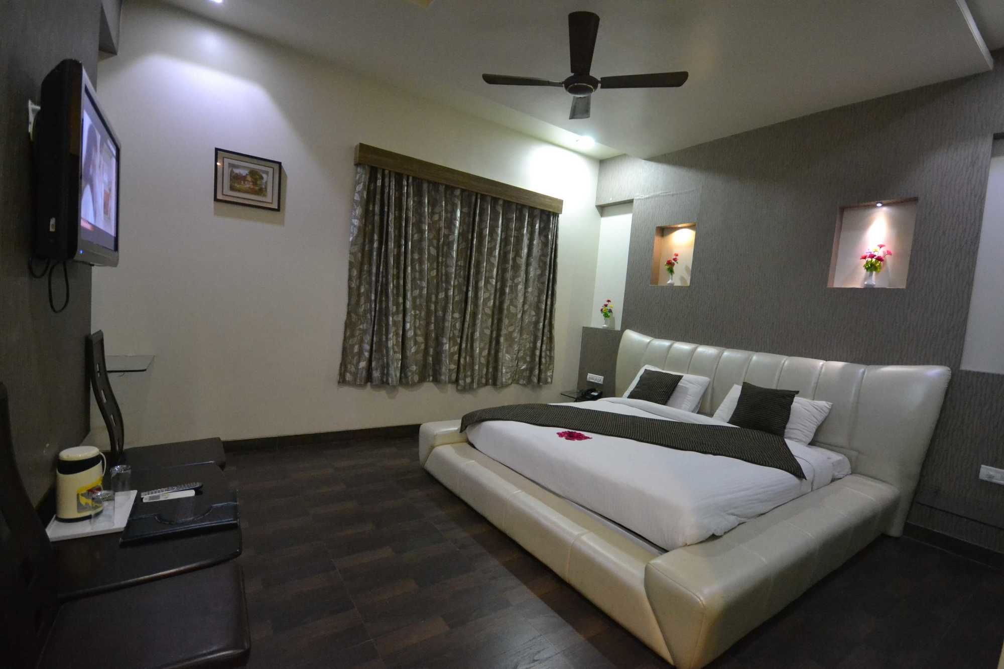 Hotel Sai Miracle Shirdi Luaran gambar